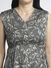 Women’s Sleeveless Printed Flared Top