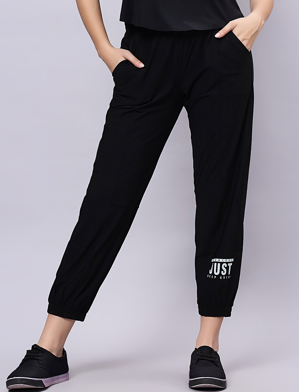 Women's Relaxed Fit Ankle Length Jogger.