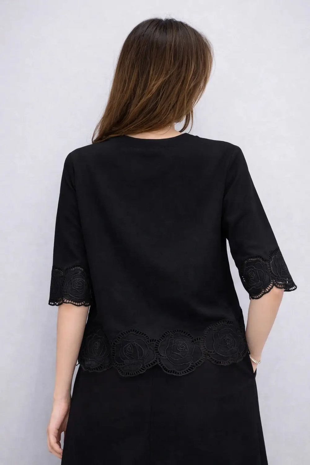 Women’s Lace Hem Crop Box Fit Casual Top - ASTRON