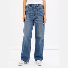 Astron Women’s Light Wash Straight Fit Jeans – Everyday Streetwear Denim