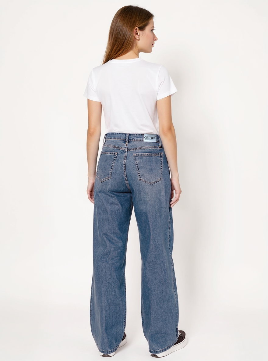 Astron Women’s Light Wash Straight Fit Jeans – Everyday Streetwear Denim