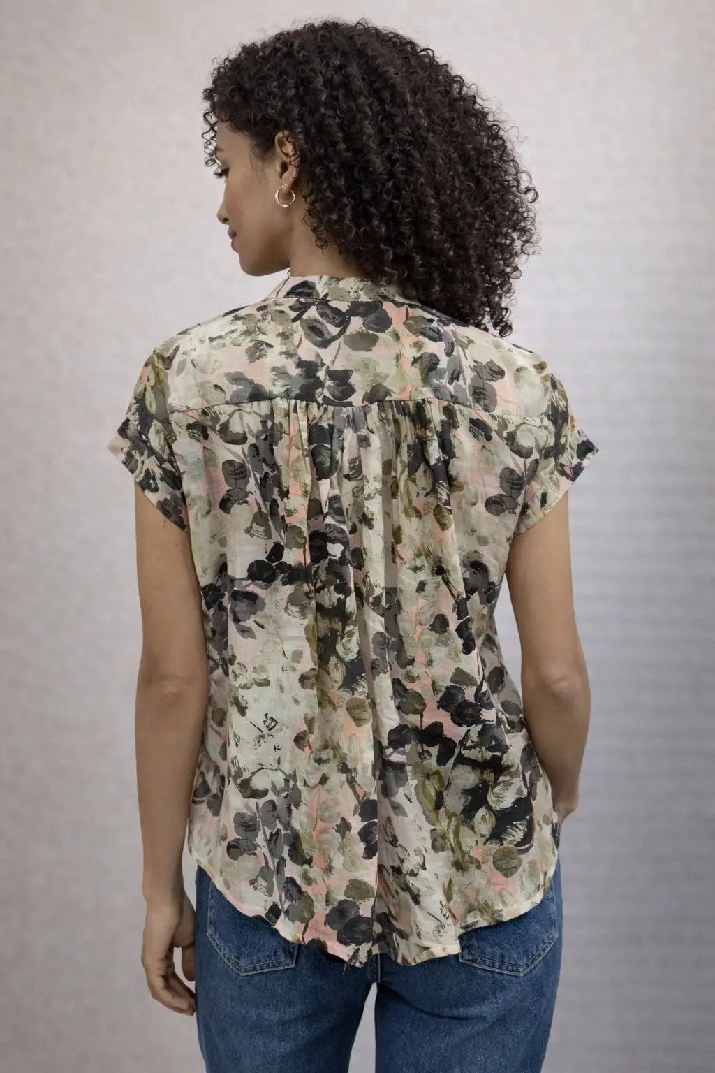 Women’s Printed Top - Stylish Short Sleeve Design for Every Occasion - ASTRON