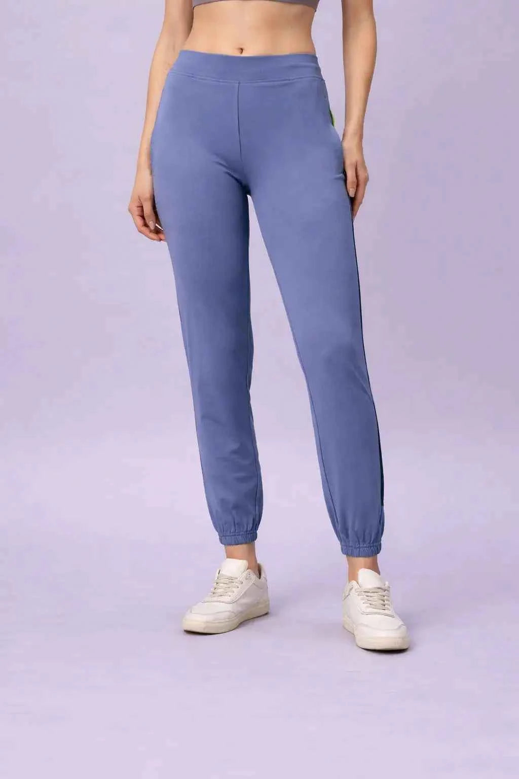Women's 4 Way Stretchable Jogger With Reflective Chain and Prints