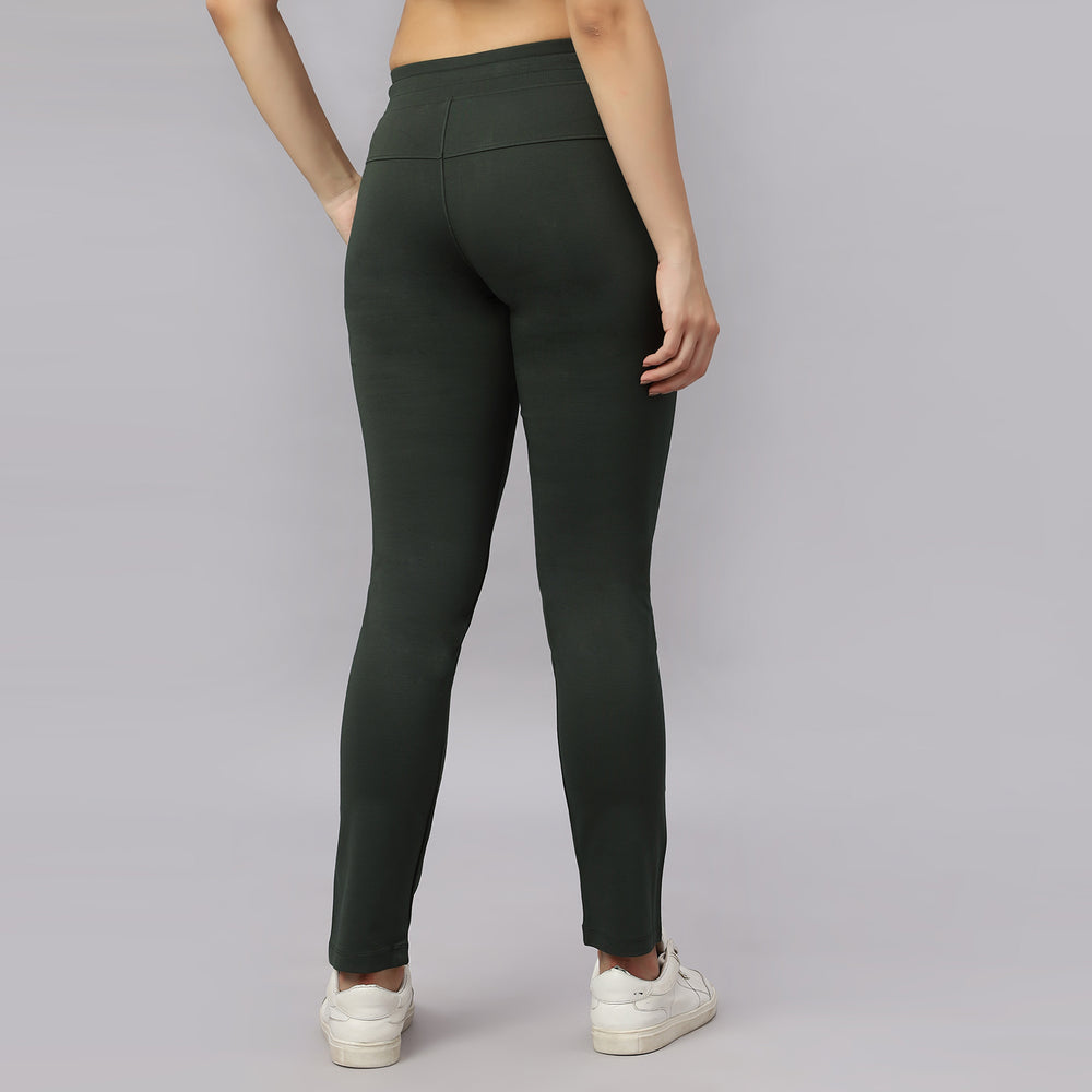 Four Way Stretchable Track Pant.