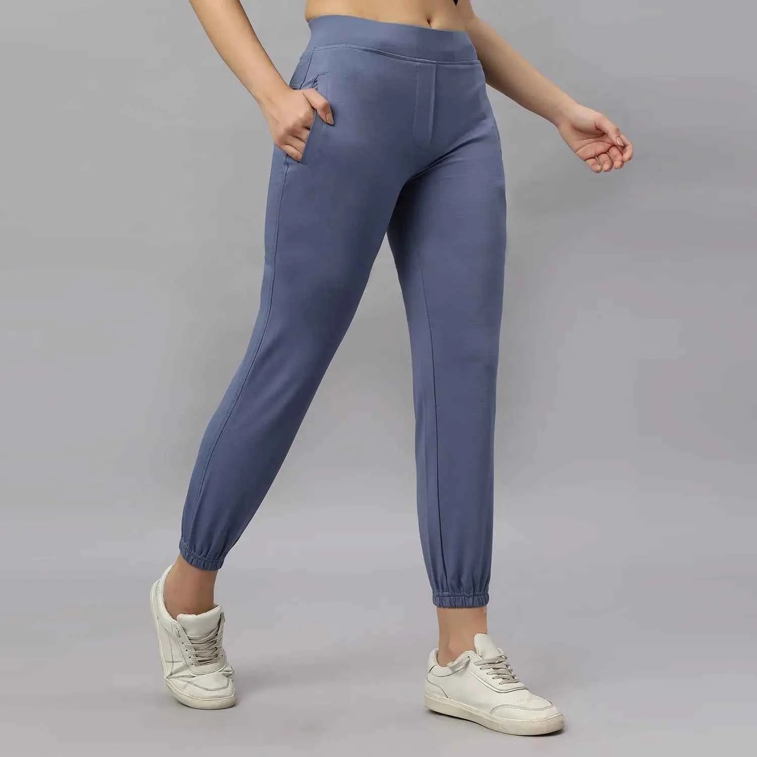 Women's 4 Way Stretchable Jogger With Reflective Chain and Prints