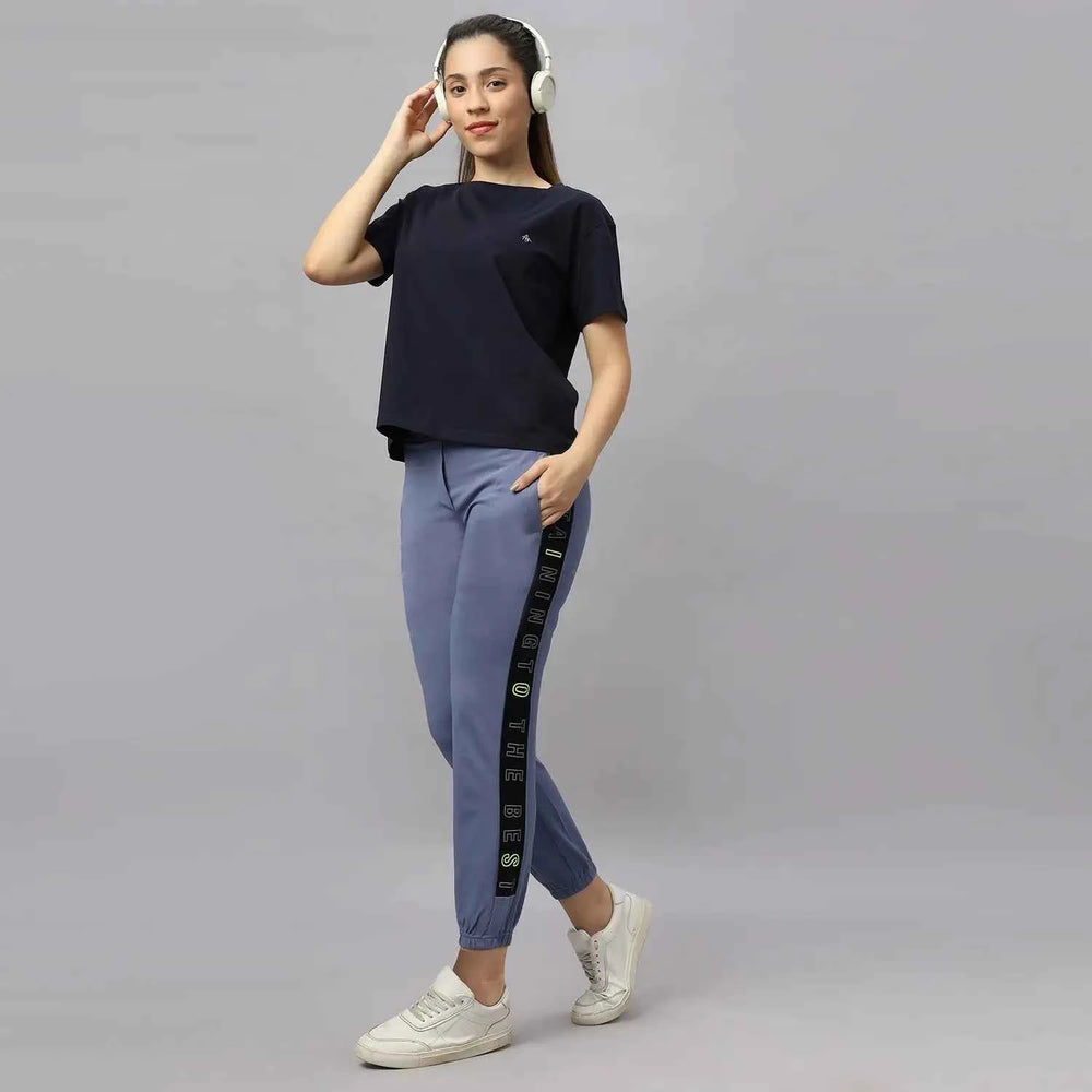 Women's 4 Way Stretchable Jogger With Reflective Chain and Prints