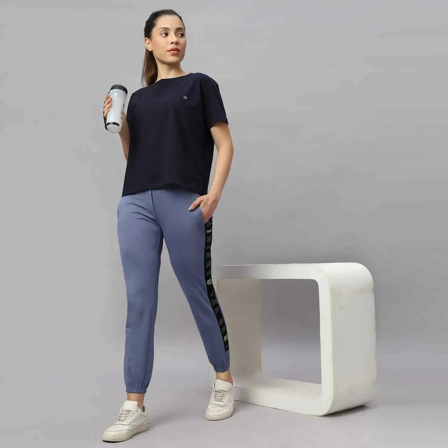 Women's 4 Way Stretchable Jogger With Reflective Chain and Prints