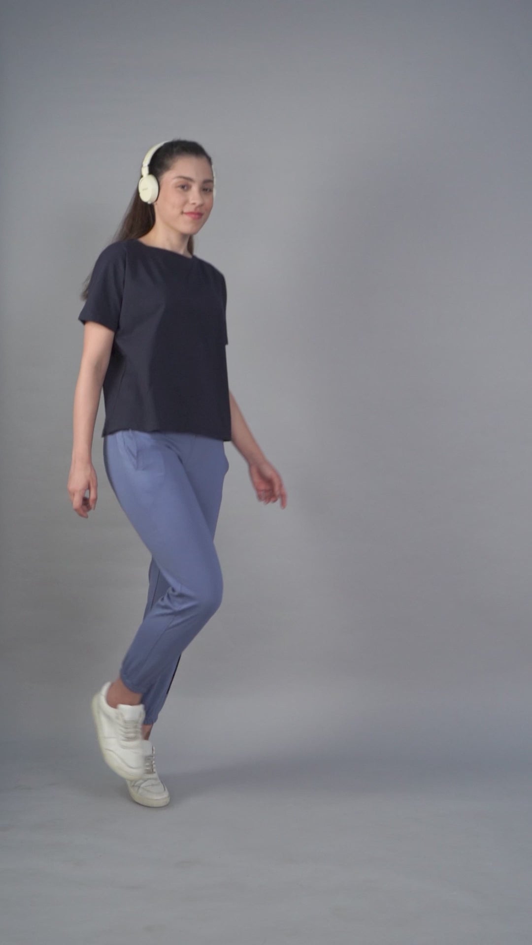 Women's 4 Way Stretchable Jogger With Reflective Chain and Prints.